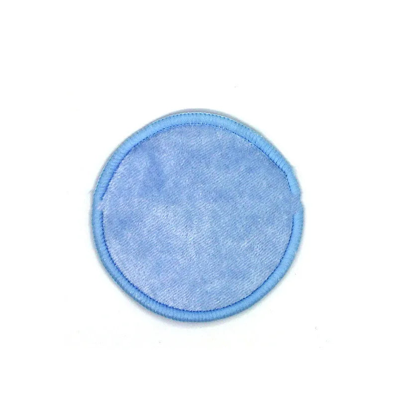 Velvet makeup remover pads in red and blue colours with organic cotton mesh storage bag