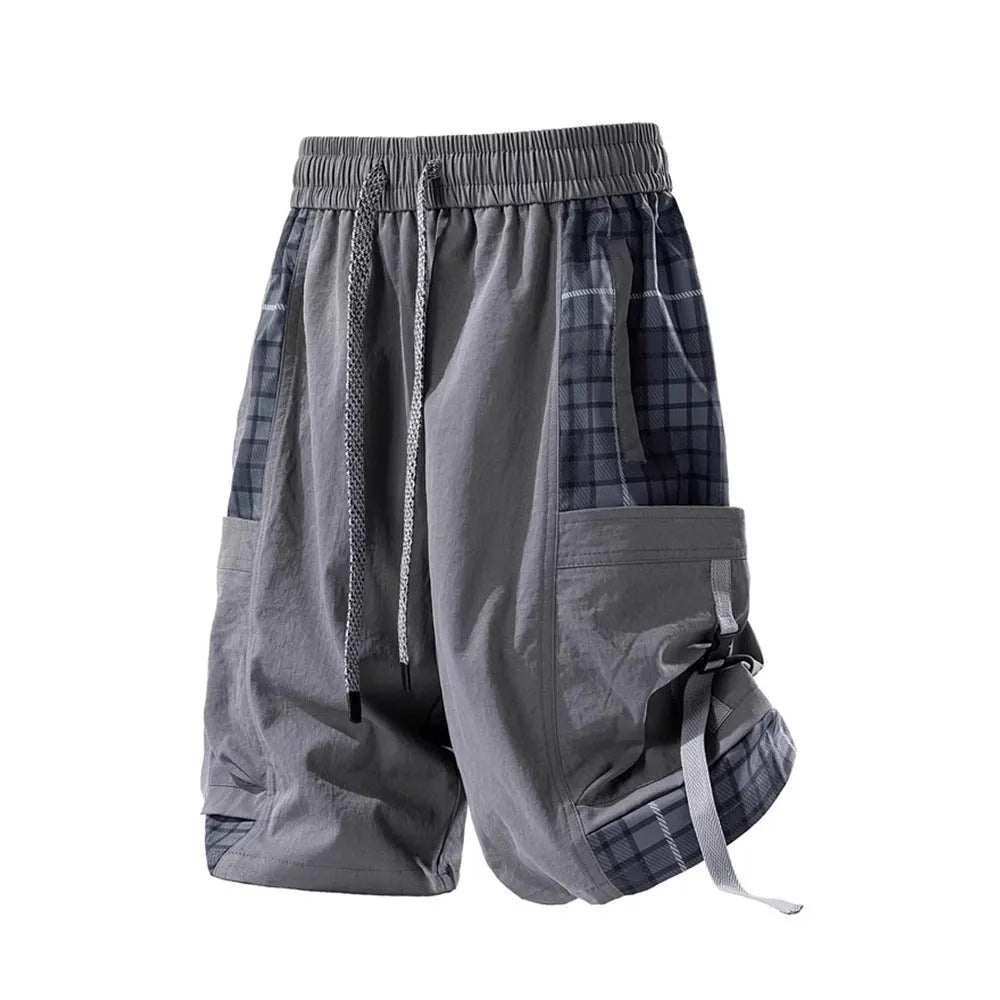 Men's loose fit cargo shorts with plaid stitching detail in polyester micro-elastic fabric