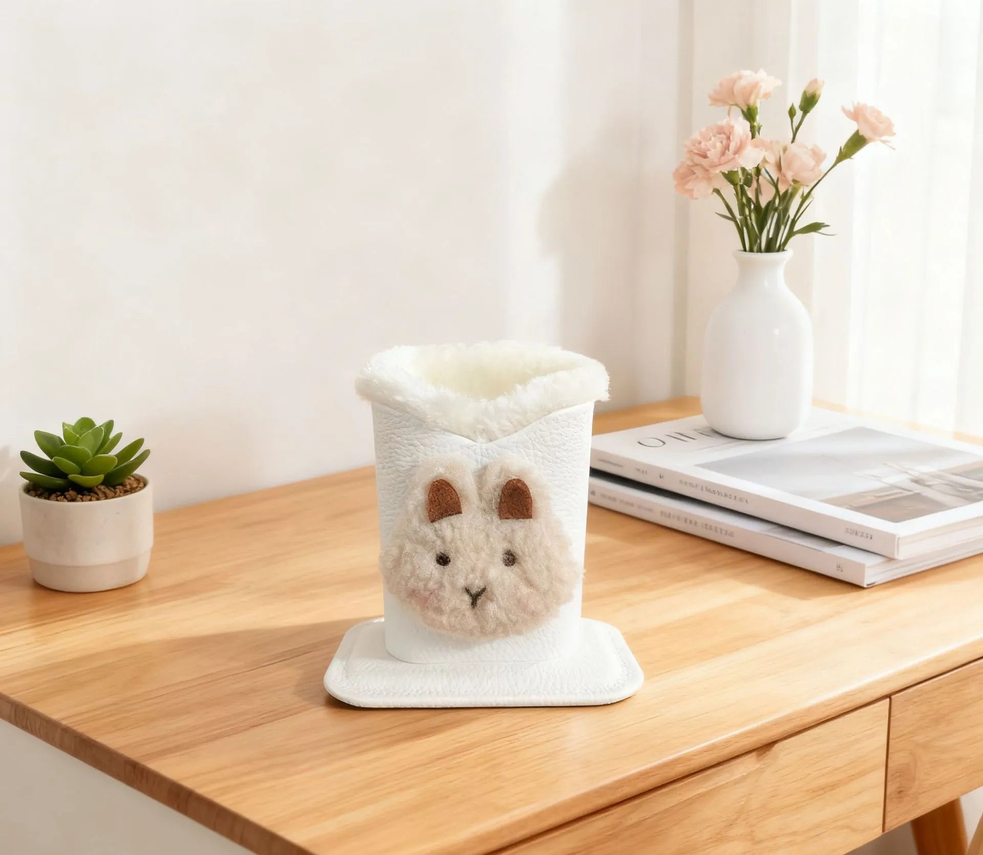 Nordic style fluffy cartoon desktop glasses storage bucket in leather with animal design, 11.6x8.1x12cm
