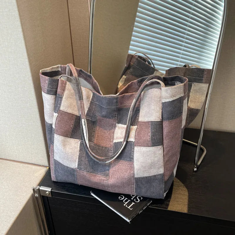 Women's large canvas tote bag in colour-contrast check plaid pattern, horizontal square shape, with slit pocket, in brown