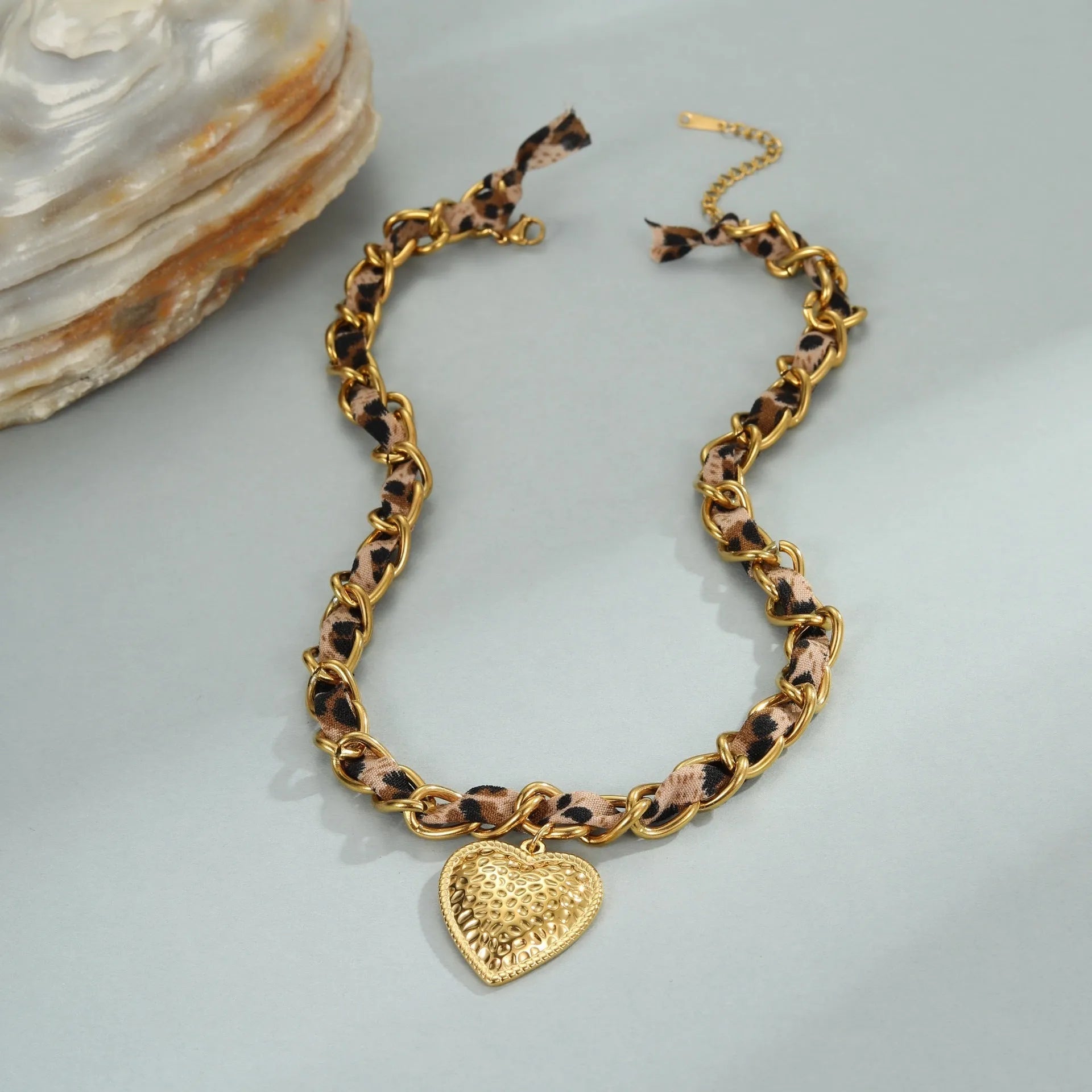 Leopard Love stainless steel necklace with geometric pendant on adjustable 41-50 cm chain