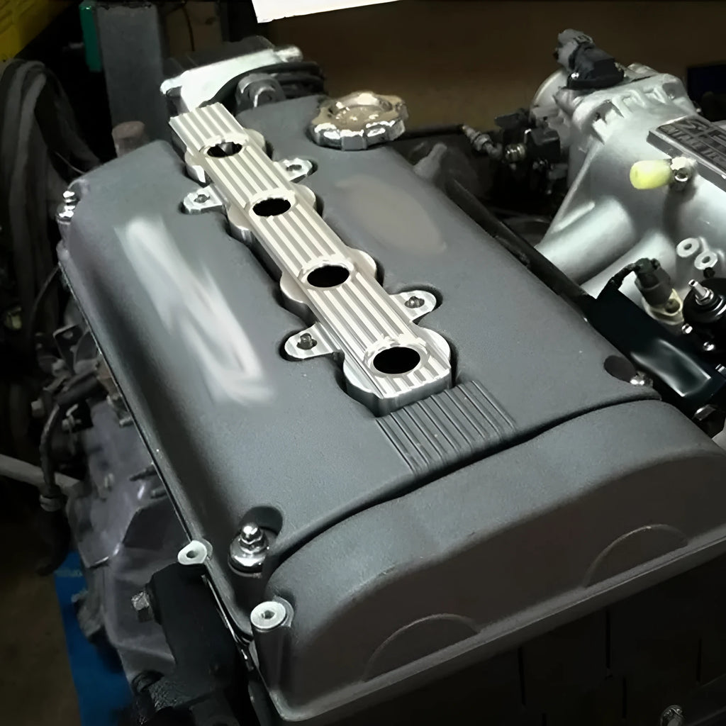 Aluminium alloy car engine hood in blue, red, or silver, showing versions with and without mounting holes.
