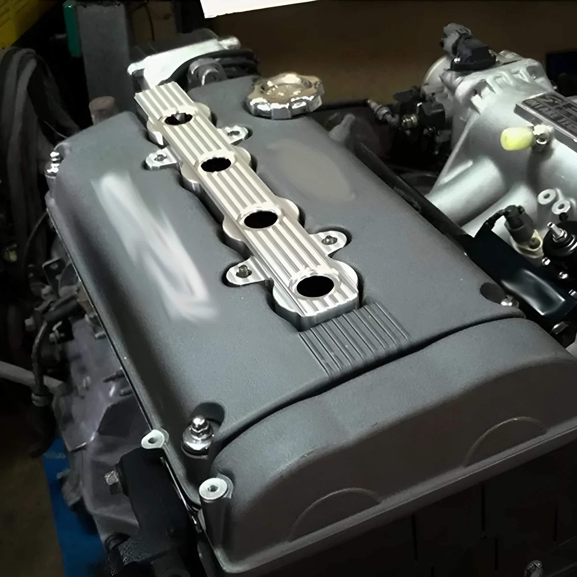 Aluminium alloy car engine hood in blue, red, or silver, showing versions with and without mounting holes.