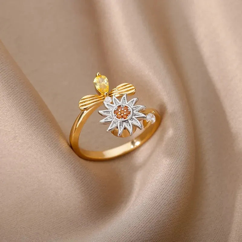 Women's simple geometric copper decompression ring with adjustable opening in gold finish