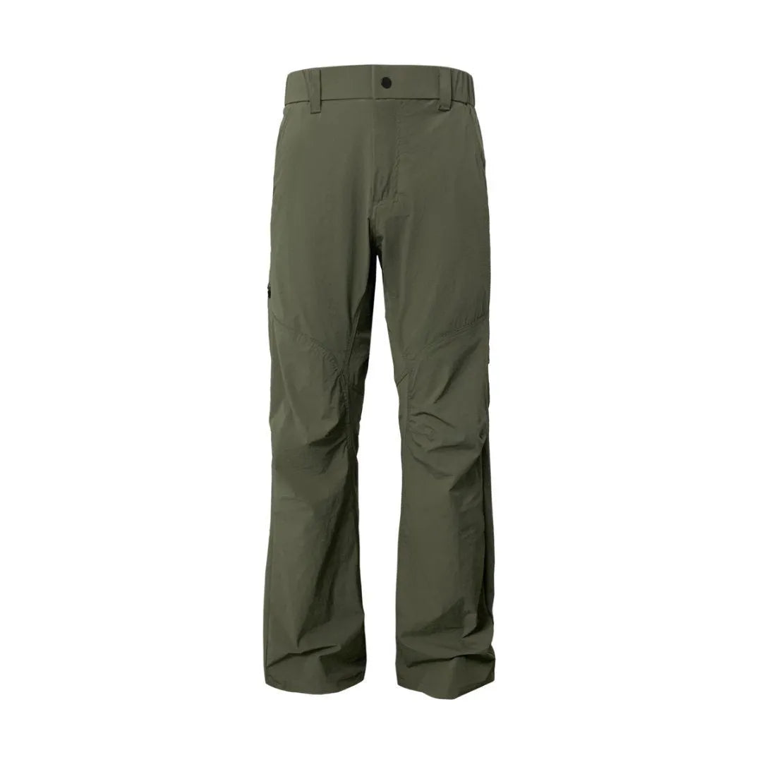 Men's casual trousers with 3D cutting design in straight-leg fit showing medium-elastic waistband