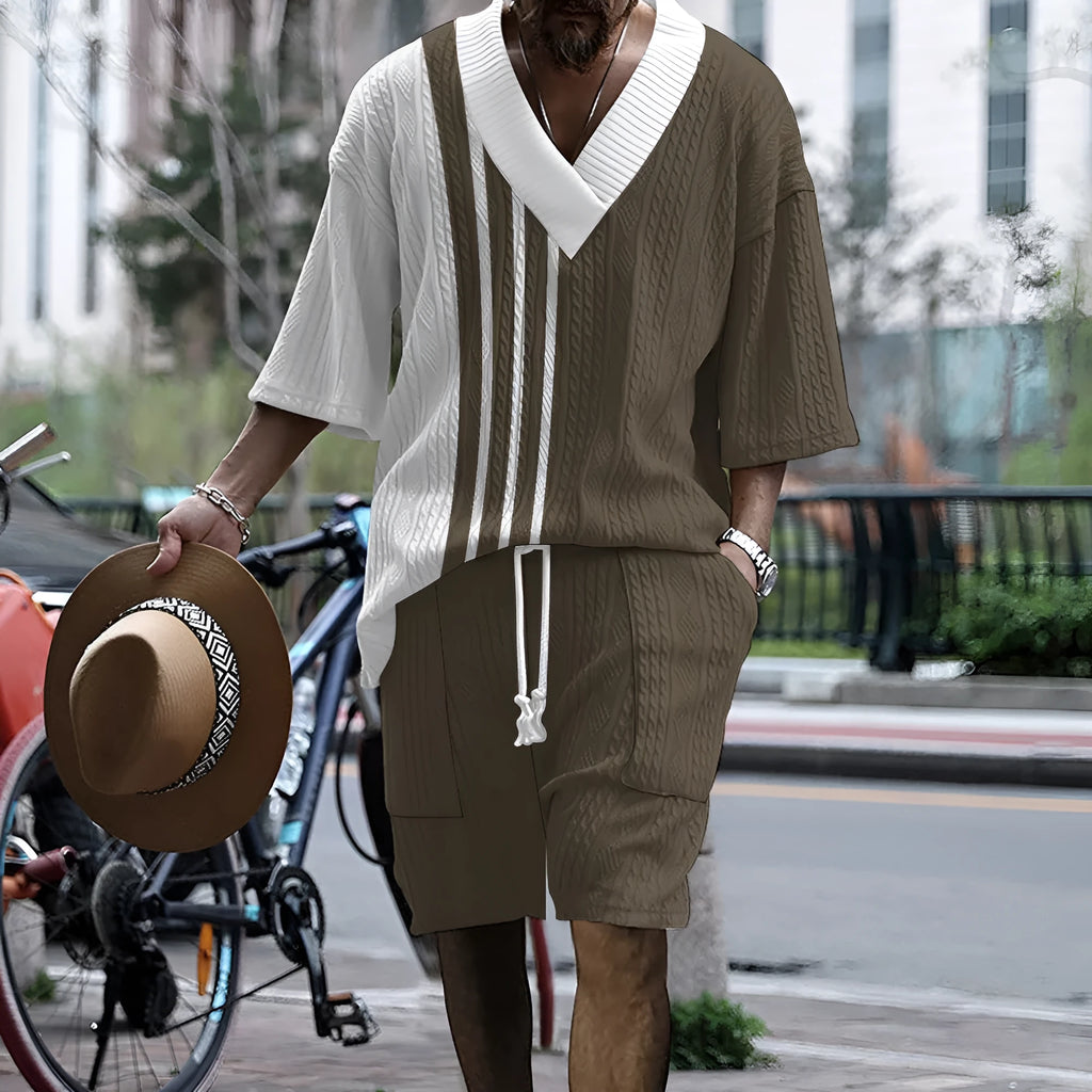Men's printed drop-shoulder knitted short-sleeve top with matching shorts, a casual suit set.