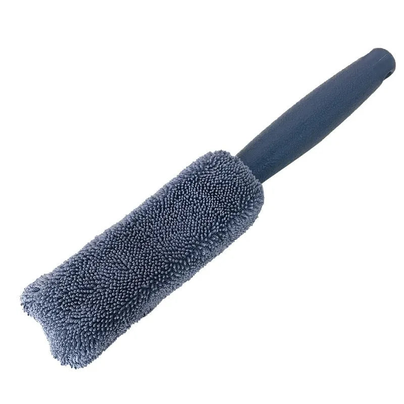 Microfiber car tyre brush with long 29cm handle in blue colour for cleaning alloy wheels