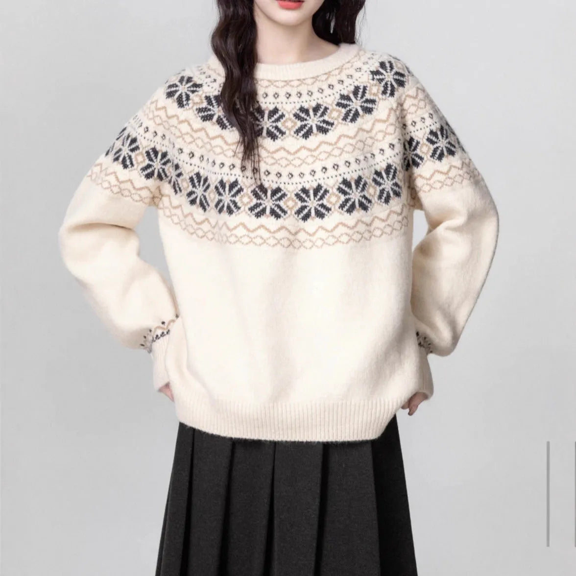 Women's milky white vintage fair isle geometric knit pullover sweater with crew neck and long sleeves