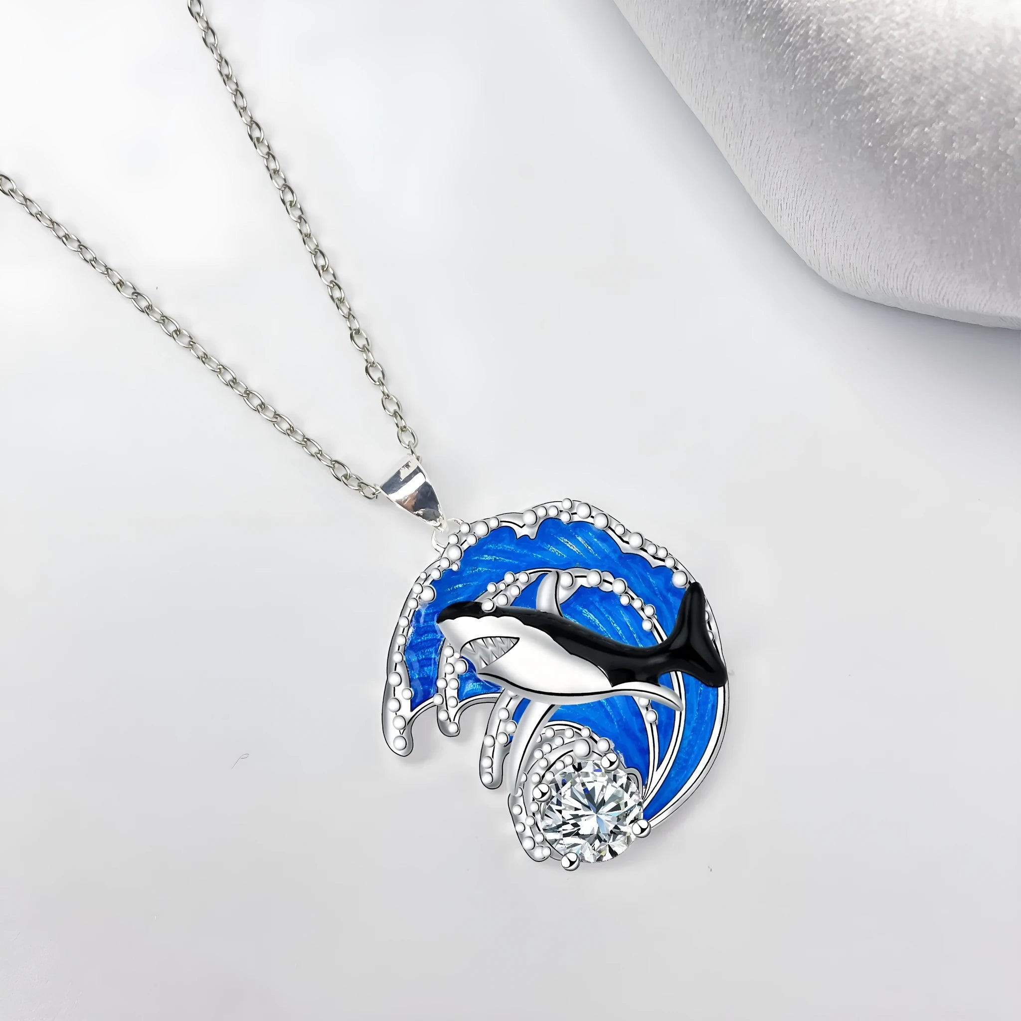 Women's shark necklace with copper pendant and cross chain, adjustable 41-50cm length