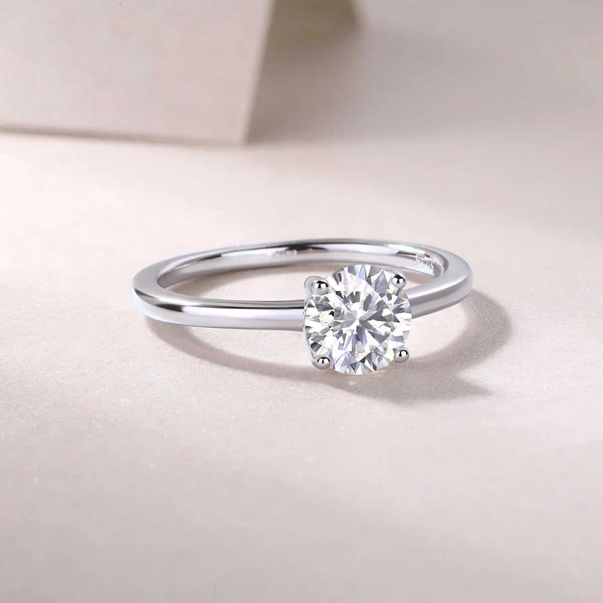 Heart-shaped 1 carat moissanite wedding ring set S925 silver platinum-plated with gift box