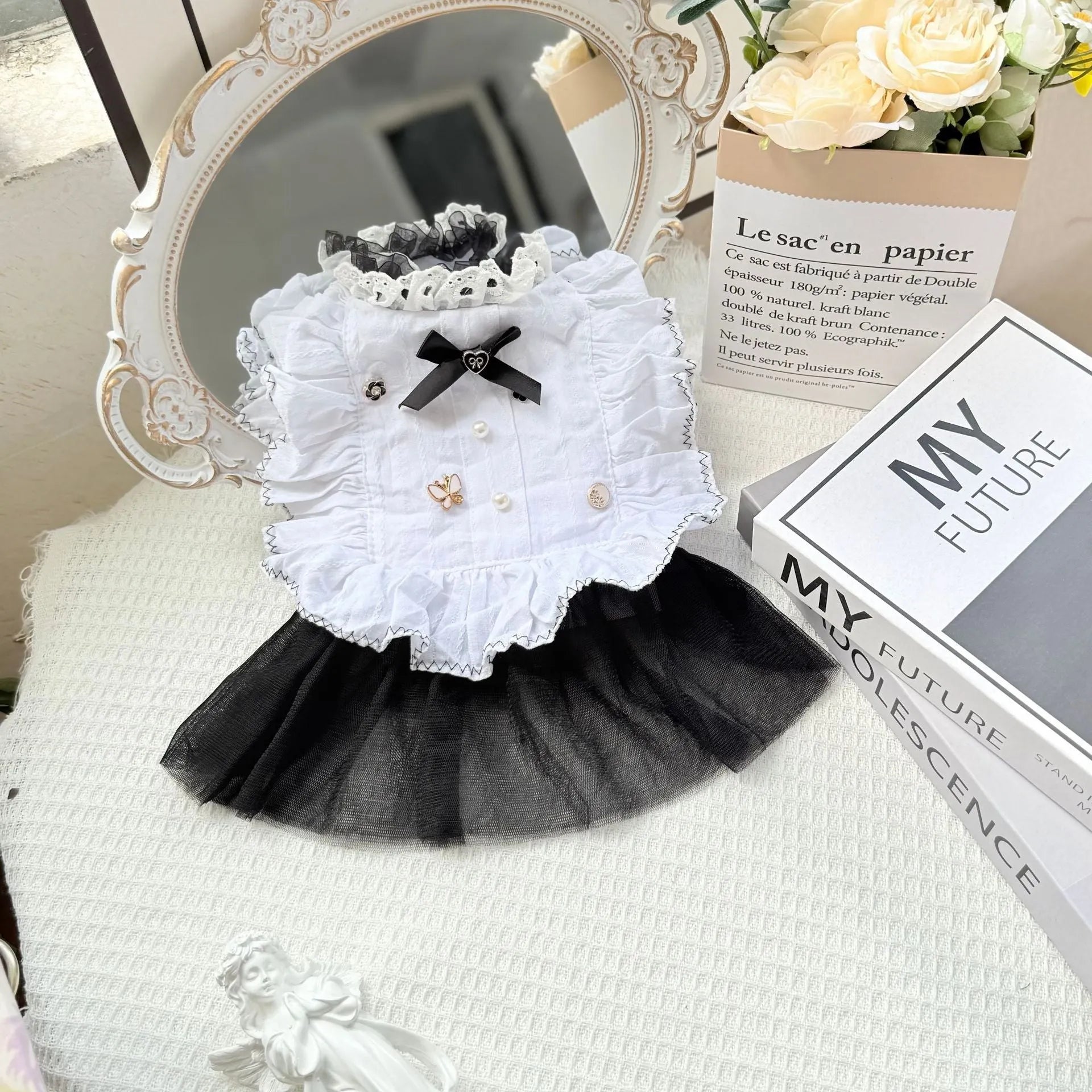 White polyester waltz gauze skirt for dogs in princess style on small pet mannequin