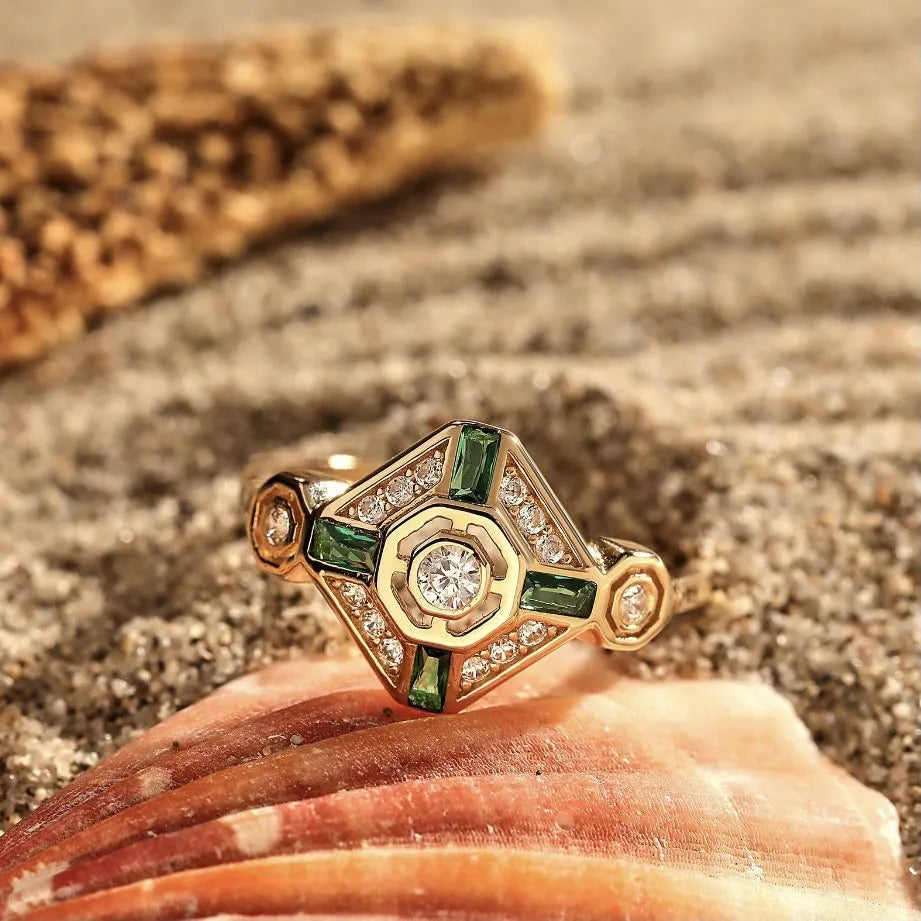 Ins style women's square ring with an emerald diamond appearance in Lvzuan colour