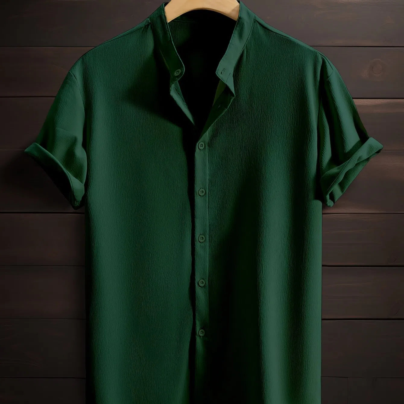 Men's casual short sleeve shirt in solid colour with stand collar, made from 100% breathable polyester fibre, loose fit