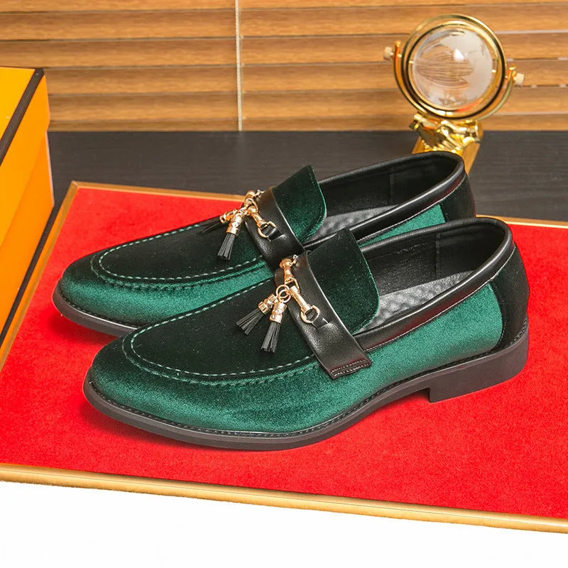Men's retro fringed loafers in solid colour, artificial PU upper, low-top design, available in black