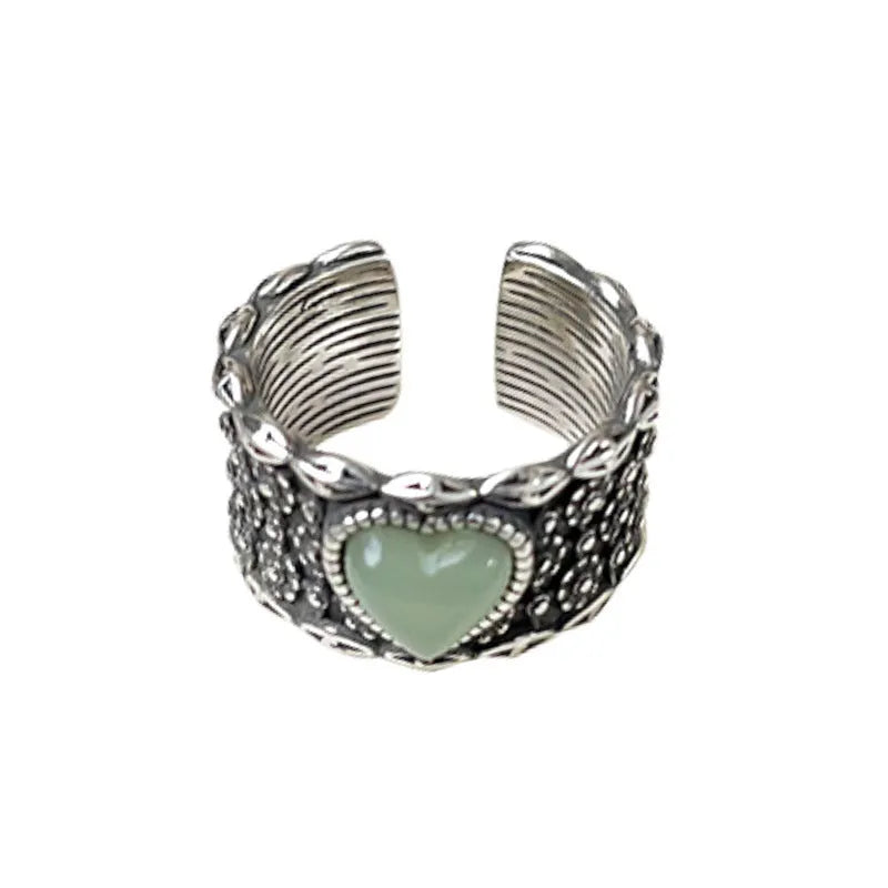 Retro heart-shaped adjustable ring in white copper plated silver with vintage finish