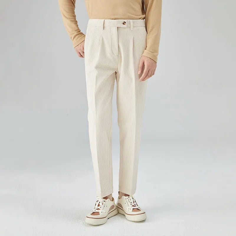 Men's straight-leg corduroy trousers in loose fit with micro-elastic waistband