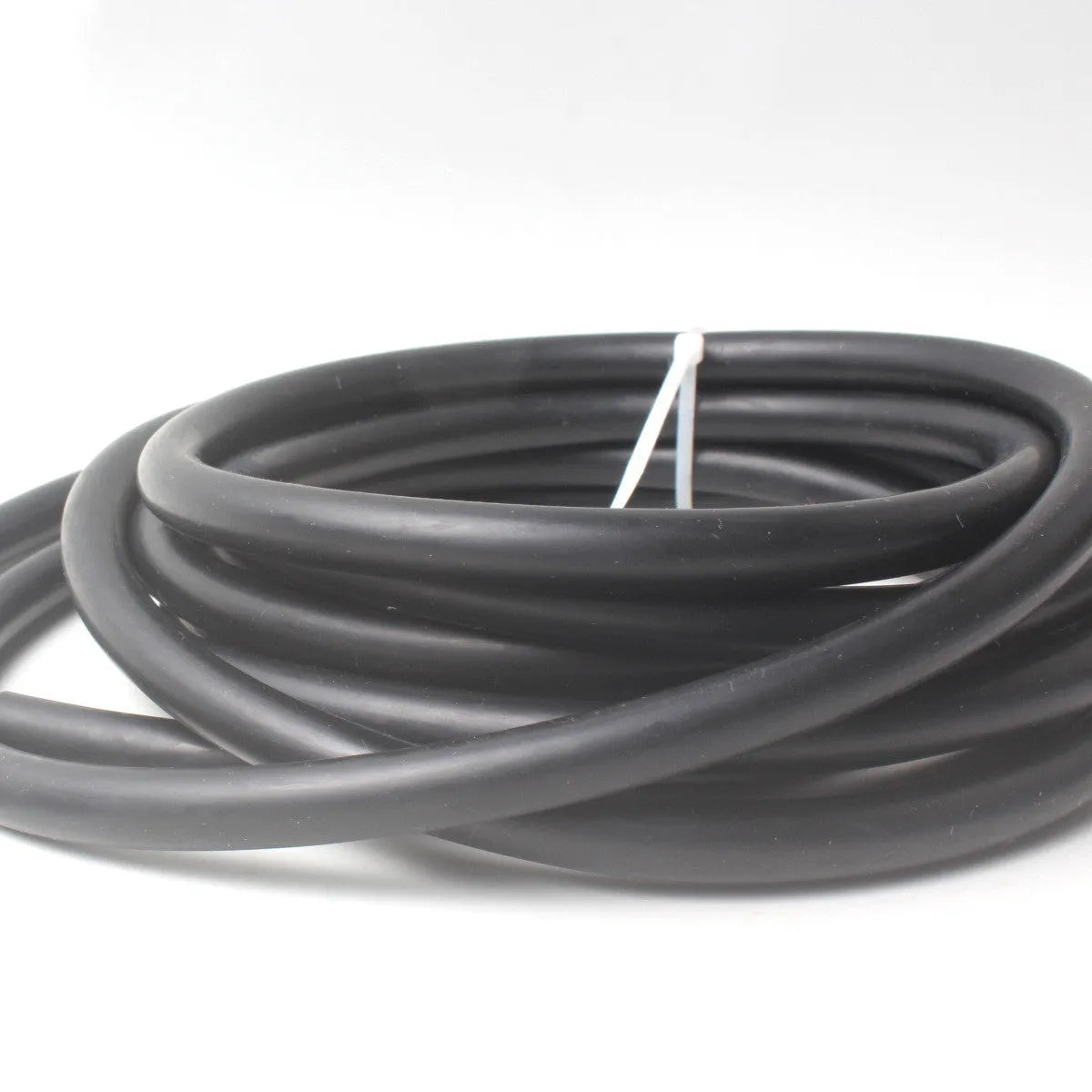 Black latex speargun tube with 500-600% tensile range for diving speargun propulsion