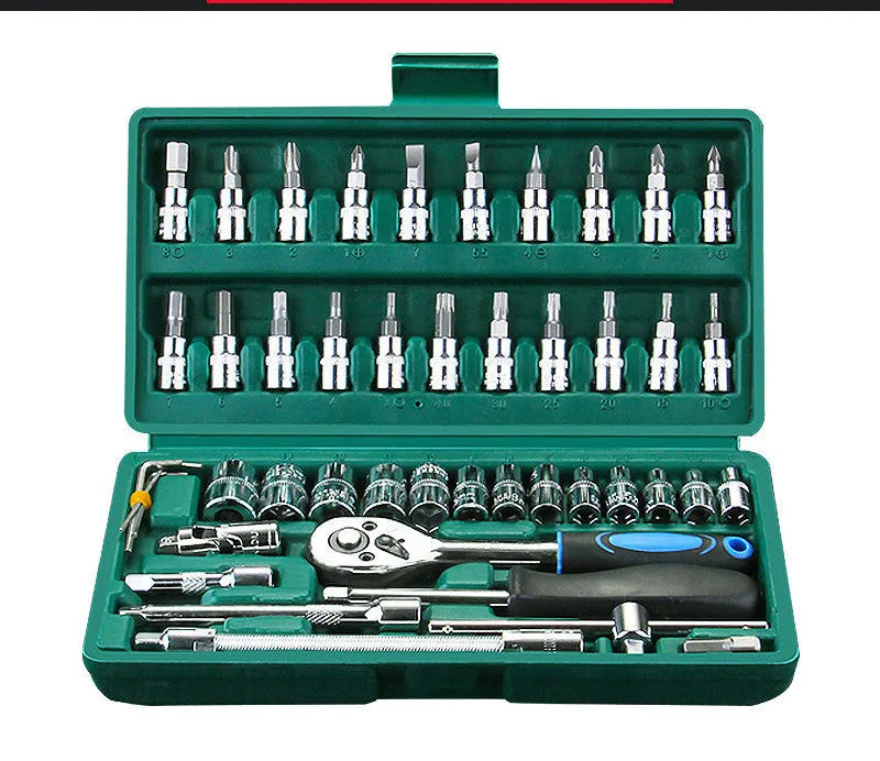 Green socket wrench set with 13 mm ratchet tool and 100 pieces in organised housing