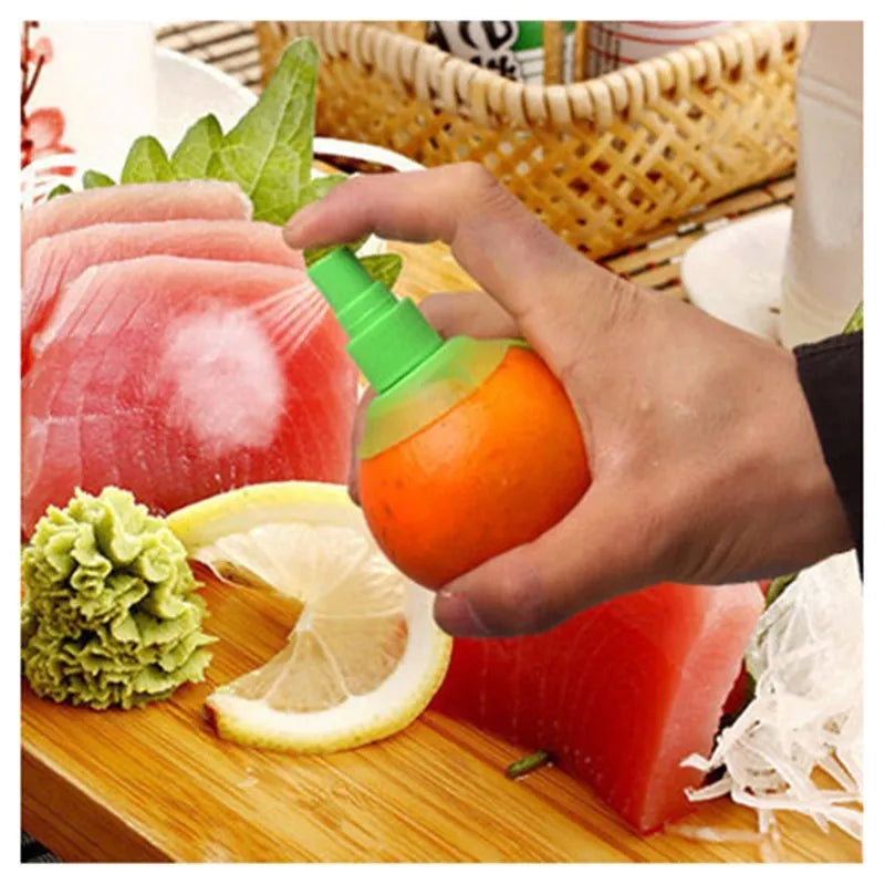 Green lemon sprayer with screw-in nozzle and PVC silicone ring for direct citrus juicing