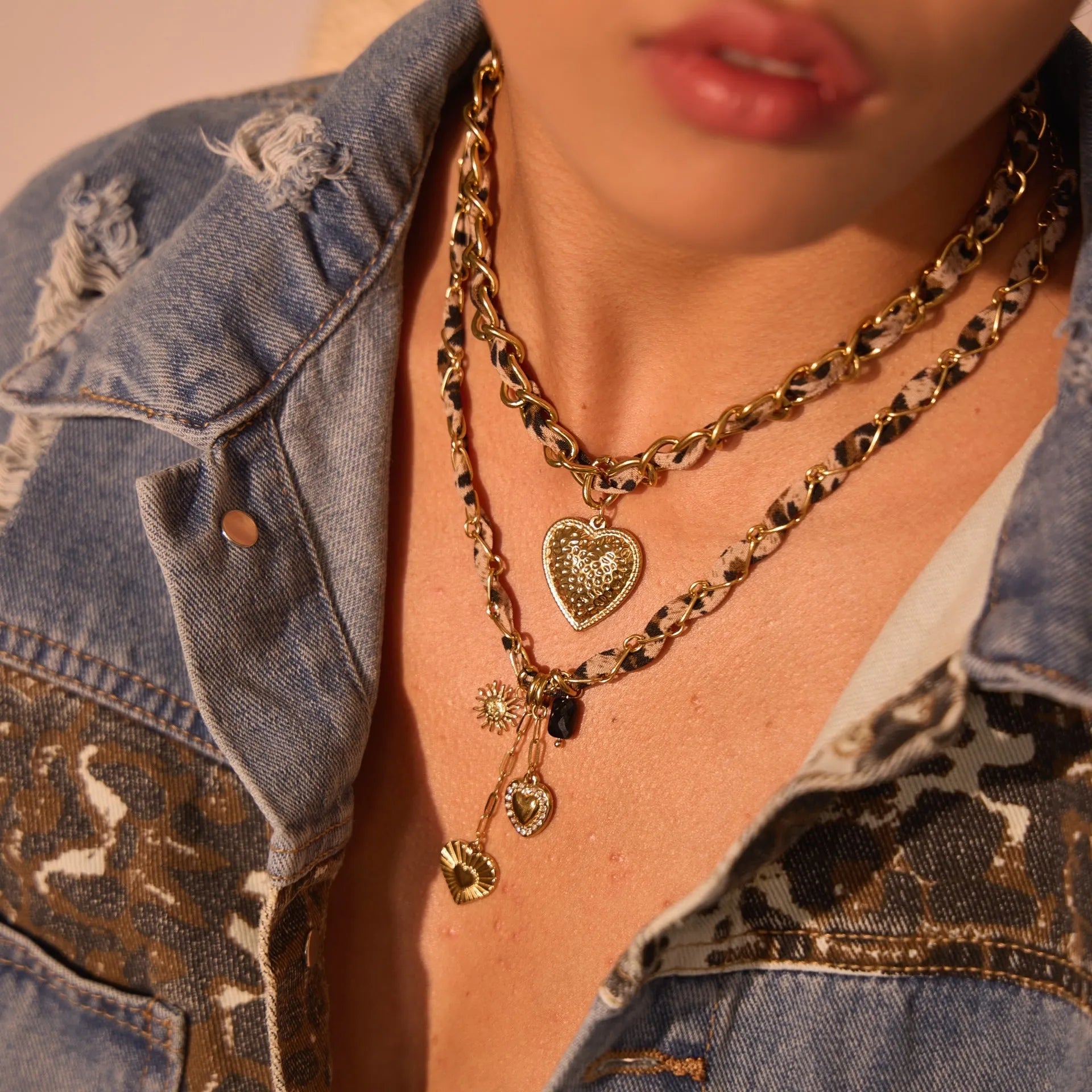 Leopard Love stainless steel necklace with geometric pendant on adjustable 41-50 cm chain