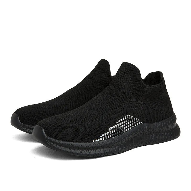 Flyknit fabric casual sneakers in solid colours with round toe and low-top design