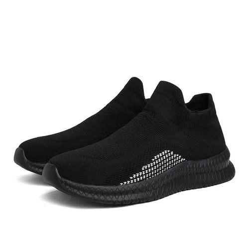 Flyknit fabric casual sneakers in solid colours with round toe and low-top design