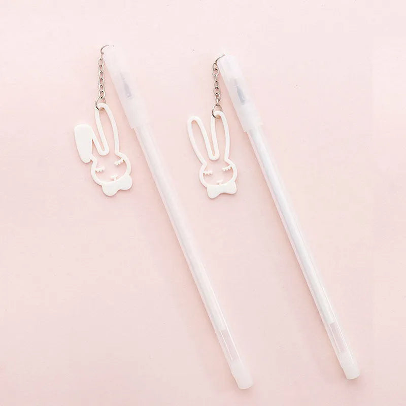 Gel pen with animal pendant charm, showing 0.38mm tip and 17cm plastic barrel.