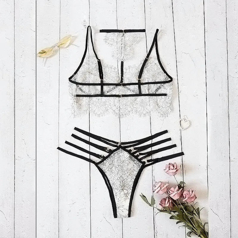 Lace three-point lingerie set in photo colour with spandex stretch, available in sizes S to 3XL