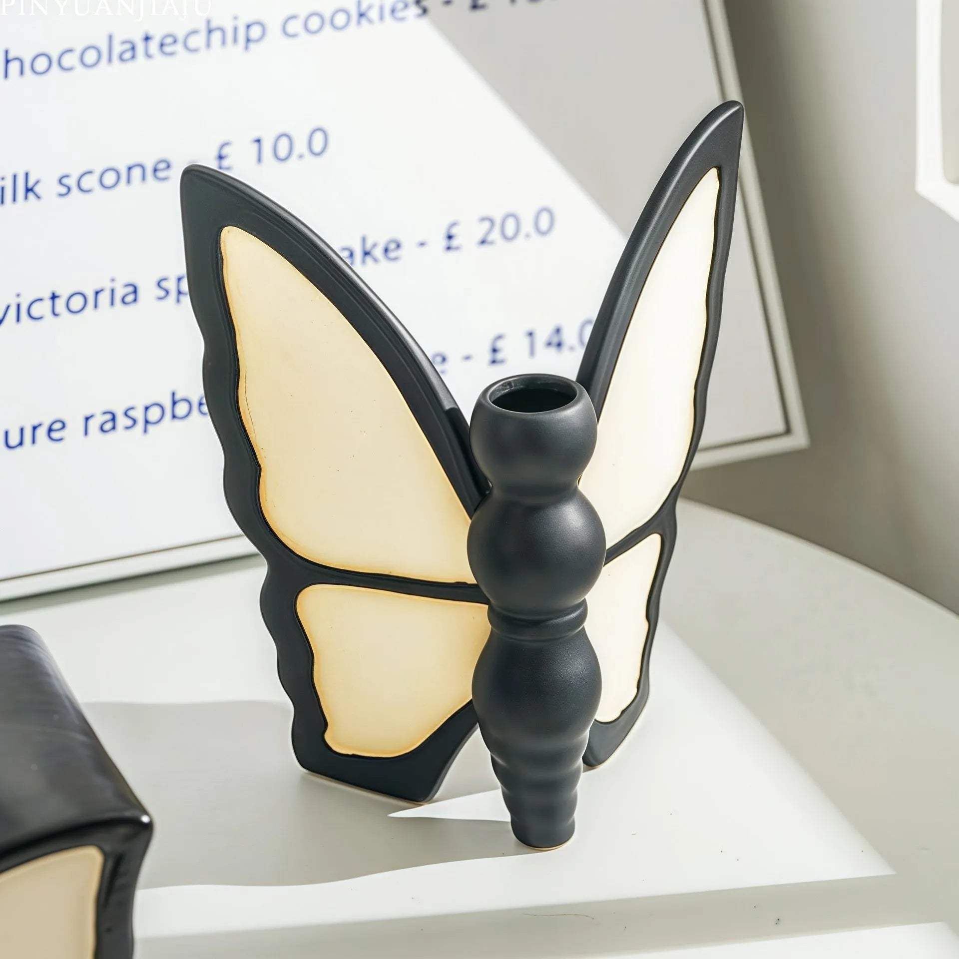 Ceramic butterfly vase and tissue box set with waterproof coating for living room