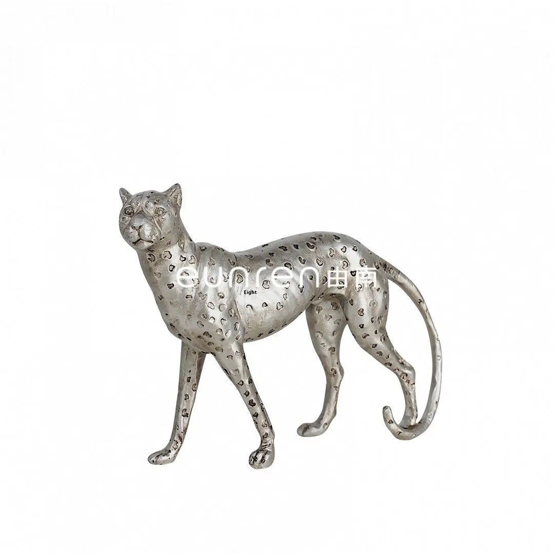 Leopard resin ornament in American Leopard colour with modern simplicity styling