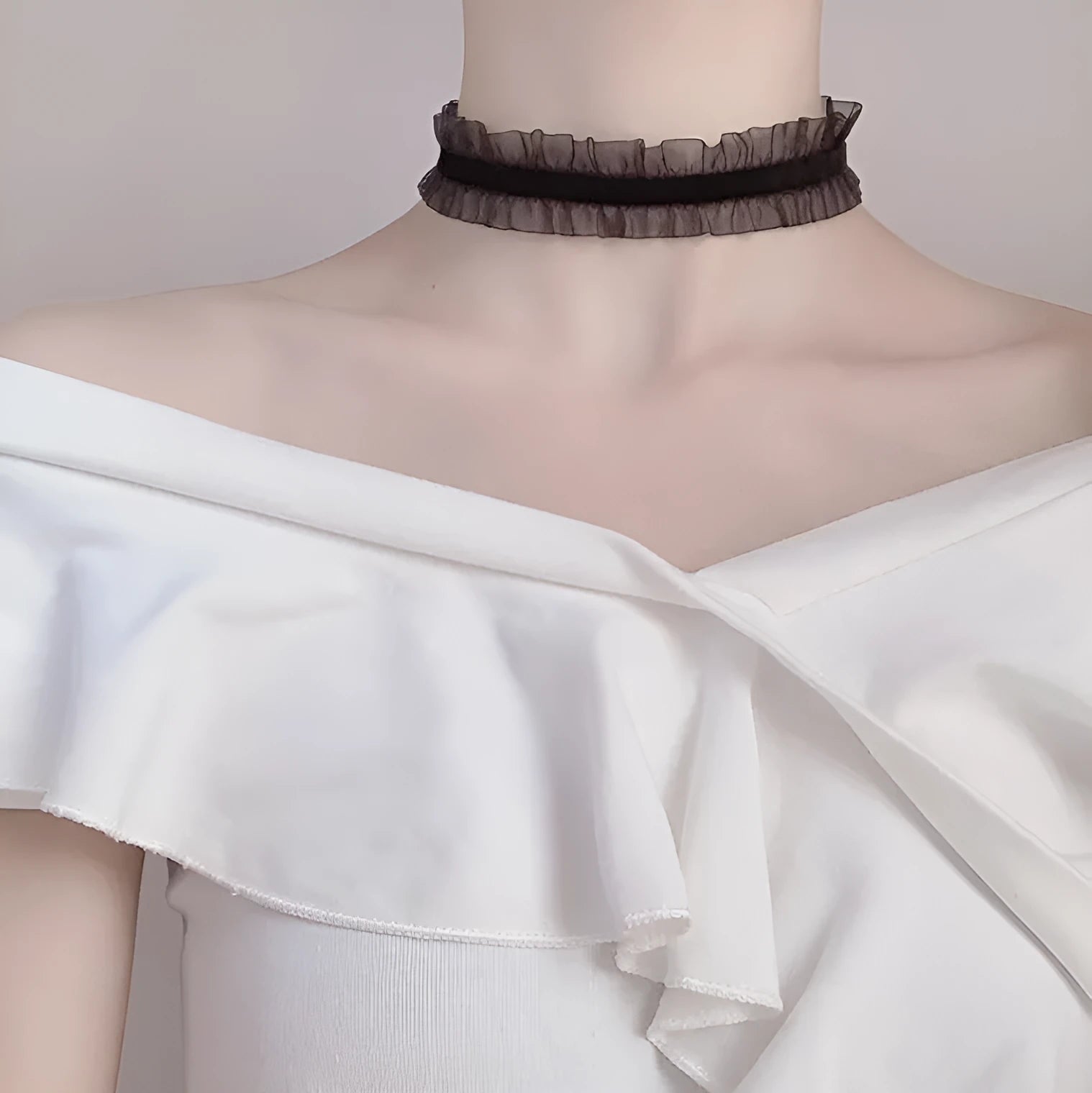 Velvet ruffled alloy clavicle necklace with flower pendant and snake bones chain in three colours