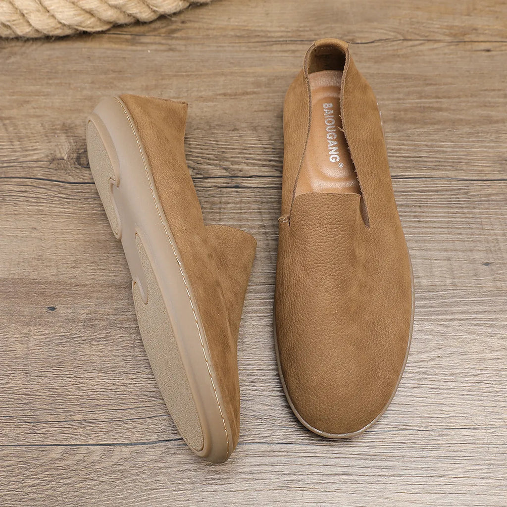 Handmade men's low-top casual shoes in khaki and grey with a cowhide lining and rubber sole.