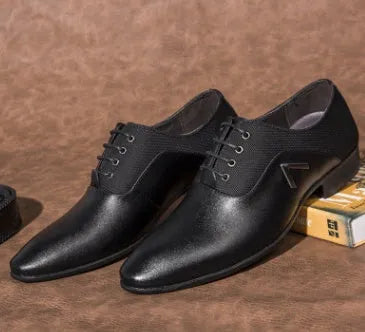 Men's black Oxford shoes made of artificial PU leather with a rubber sole and lace-up design.