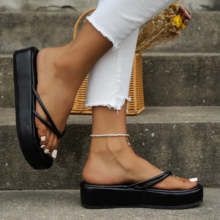 Thick sole flip-flops in multiple colours with herringbone PU straps and rubber base