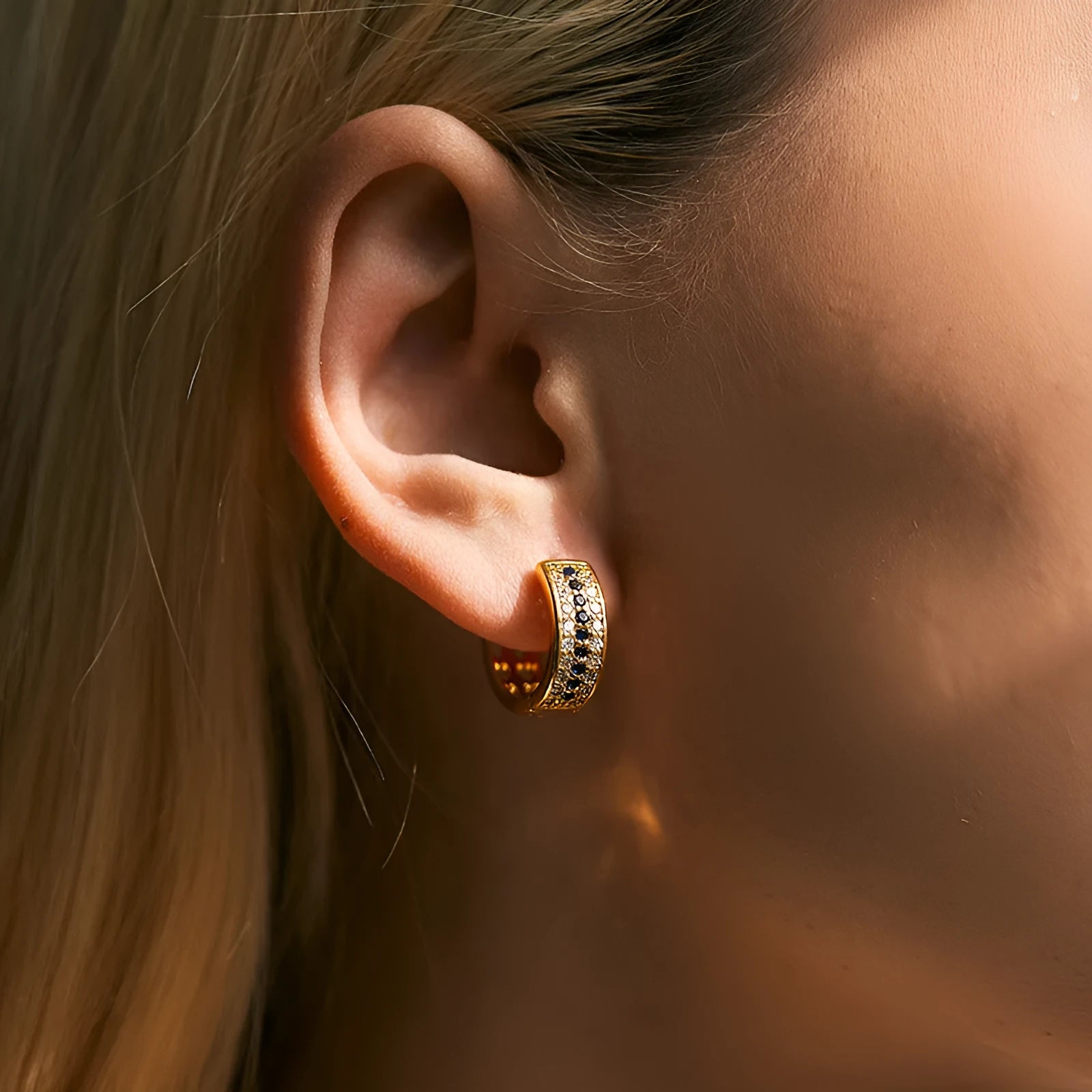 Women's geometric round copper earrings with 18K electroplated finish in KE1268 colour