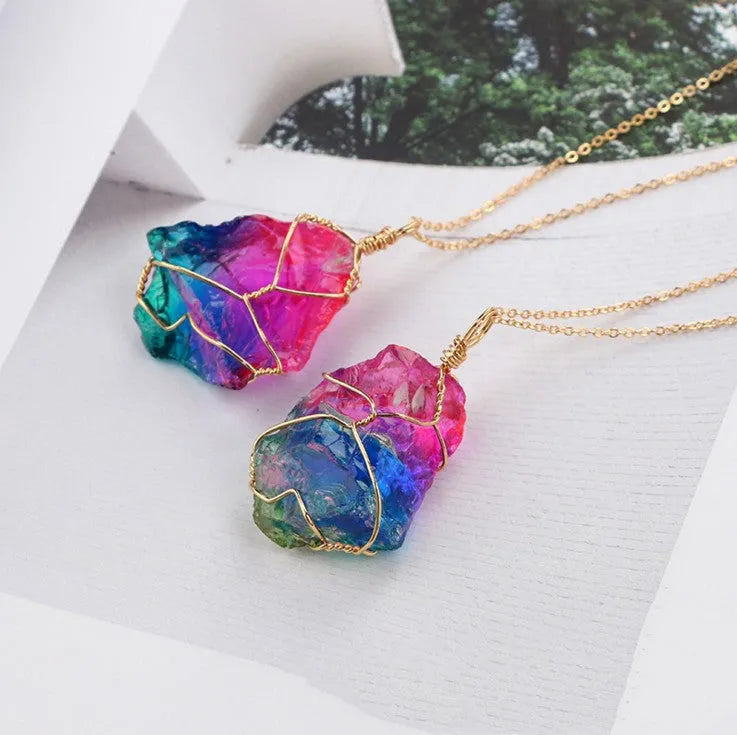 Seven-color natural stone rough stone winding crystal pendant necklace gold geometric shape transparent detail