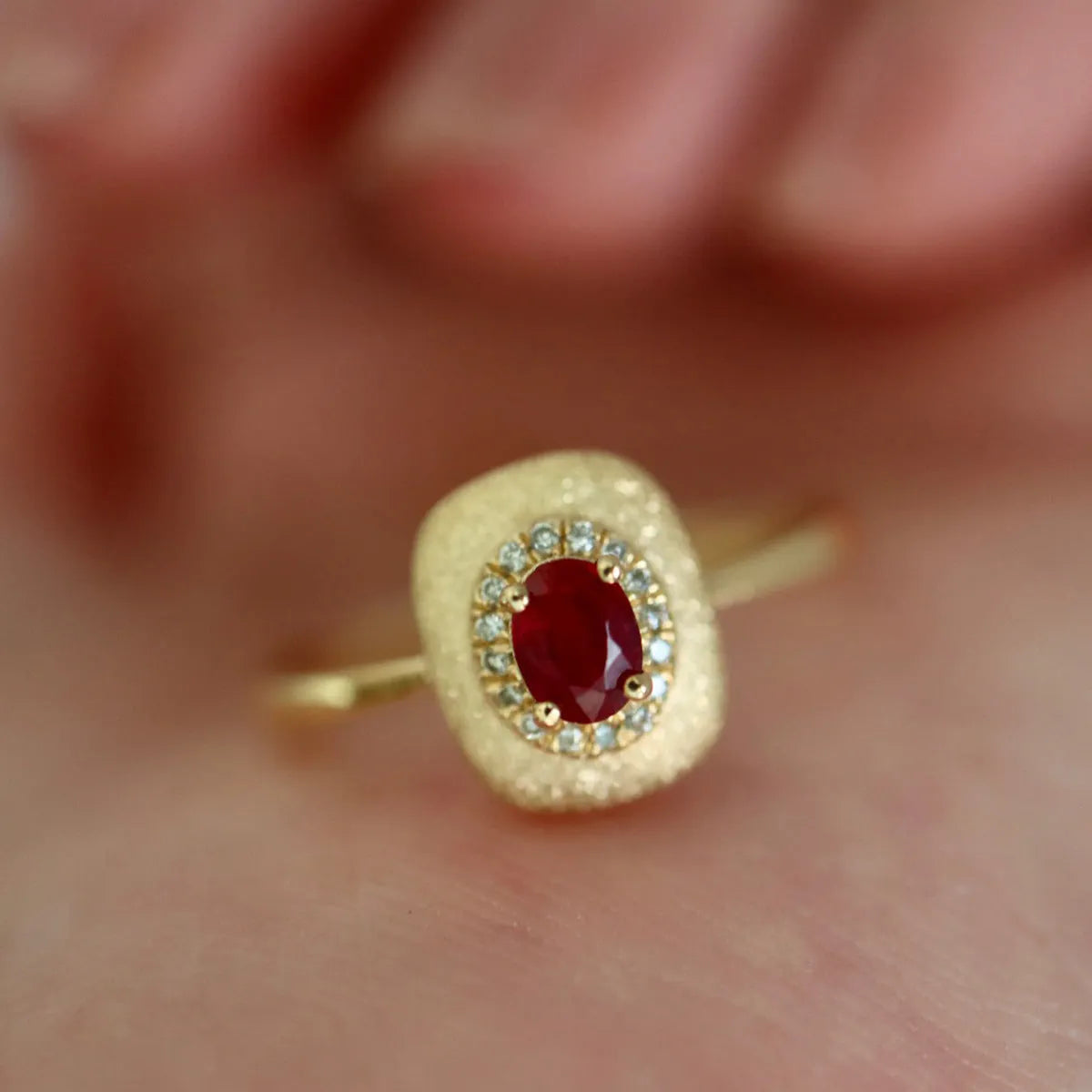 S925 sterling silver vintage geometric ring in yellow gold colour, unisex US size 8