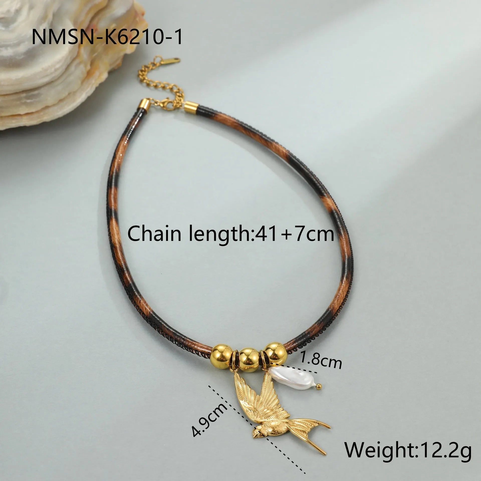Geometric leopard pendant necklace for women in gold-plated stainless steel on an adjustable chain.