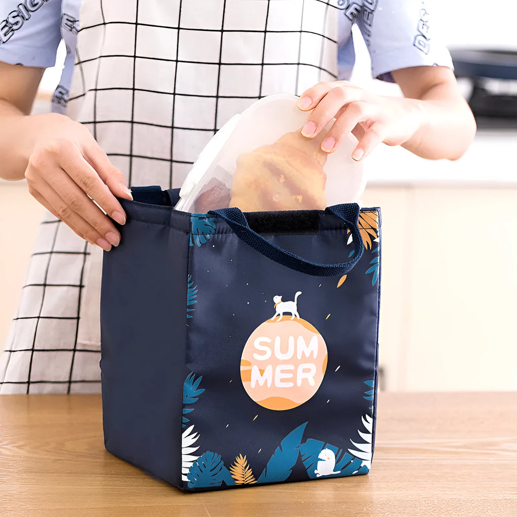 Insulated Oxford cloth lunch bag with thickened thermal layer in office setting