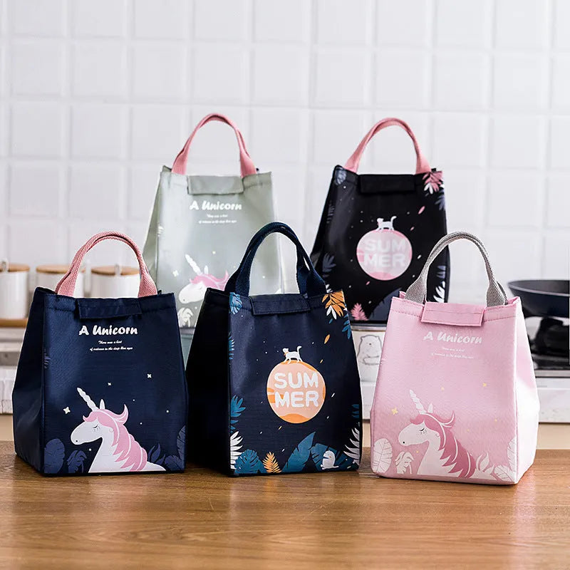 Insulated Oxford cloth lunch bag with thickened thermal layer in office setting