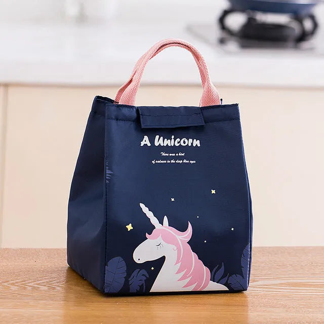 Insulated Oxford cloth lunch bag with thickened thermal layer in office setting