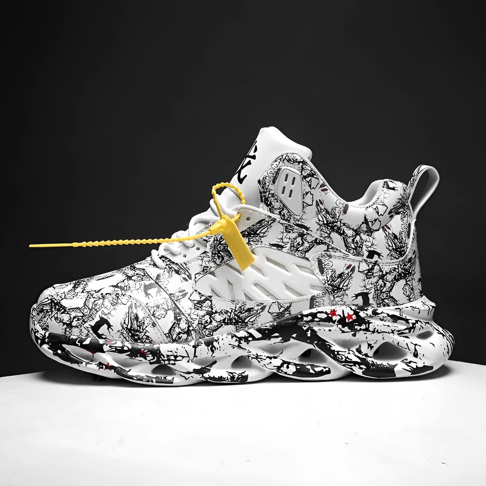 Men's high-top basketball shoes in camouflage pattern with microfiber upper and rubber sole