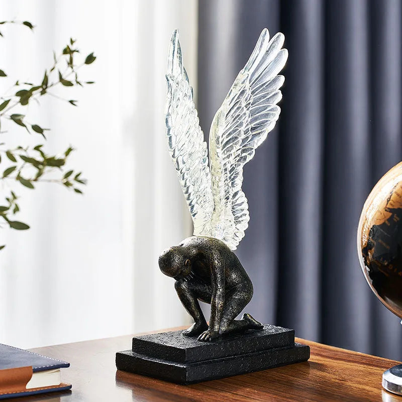 Resin craft decorative ornament in gold for wine cabinet or TV cabinet shelf display, simple modern style