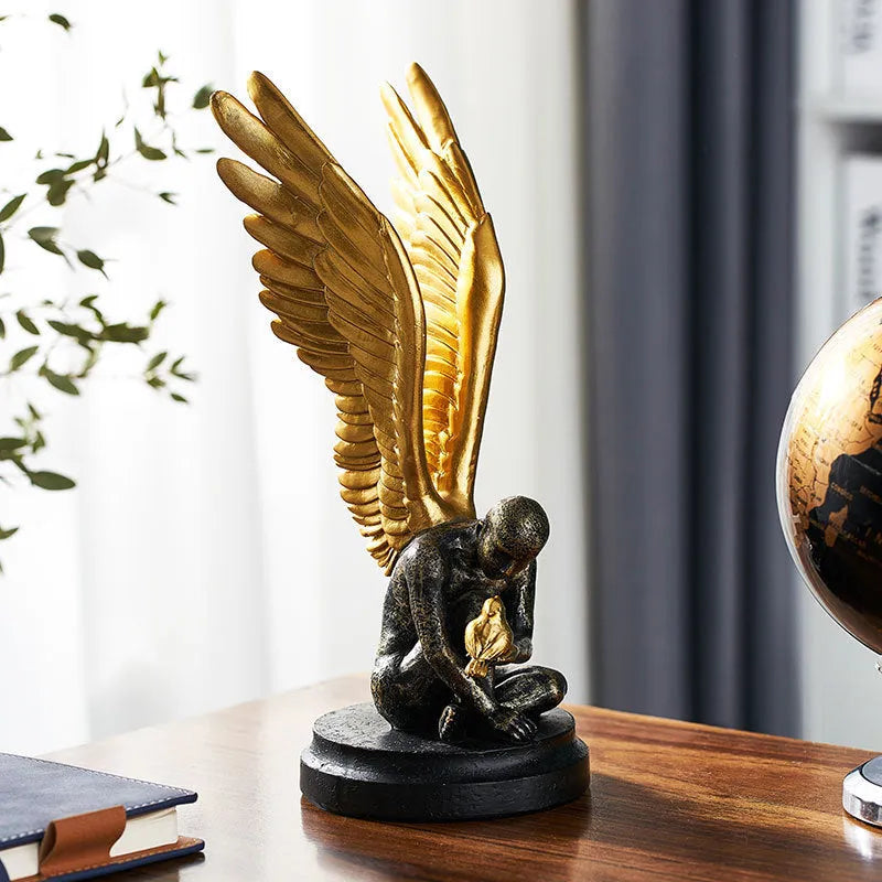 Resin craft decorative ornament in gold for wine cabinet or TV cabinet shelf display, simple modern style