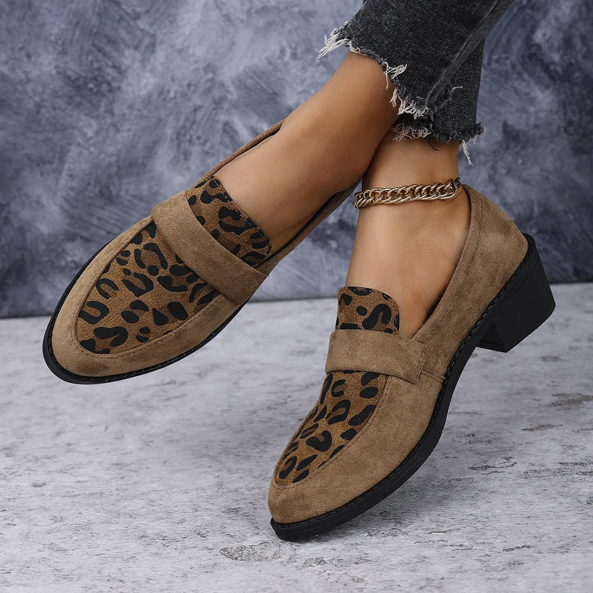 Leopard print suede slip-on shoes with a chunky heel and pointed toe in brown colour