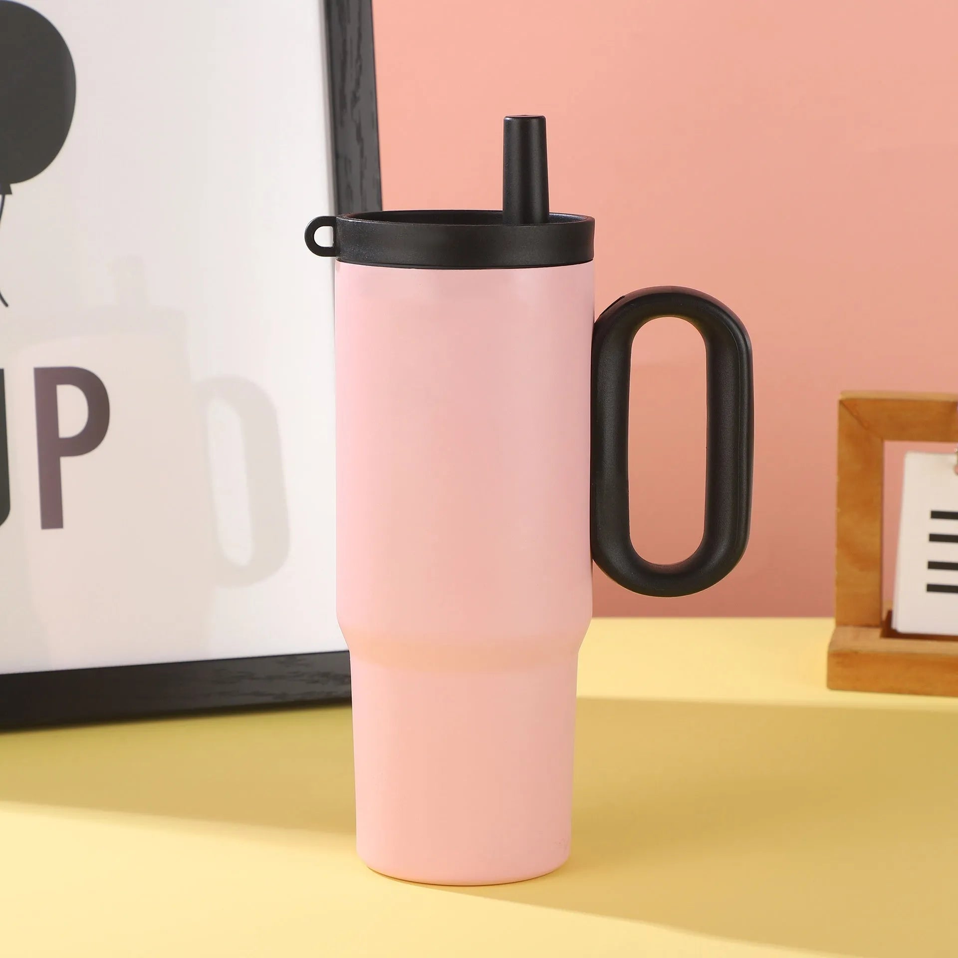 Insulated portable straw cup with handle and lid in choice of five colours