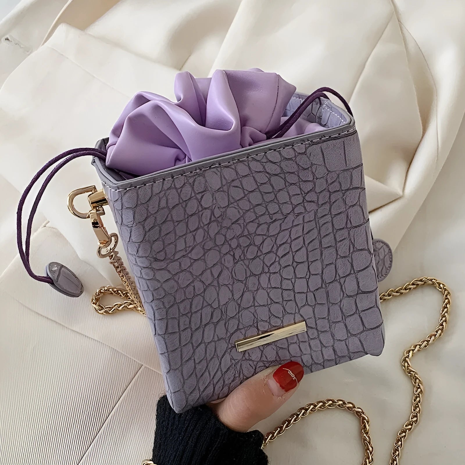 Women's single-shoulder chain messenger bag in PU leather with adjustable strap