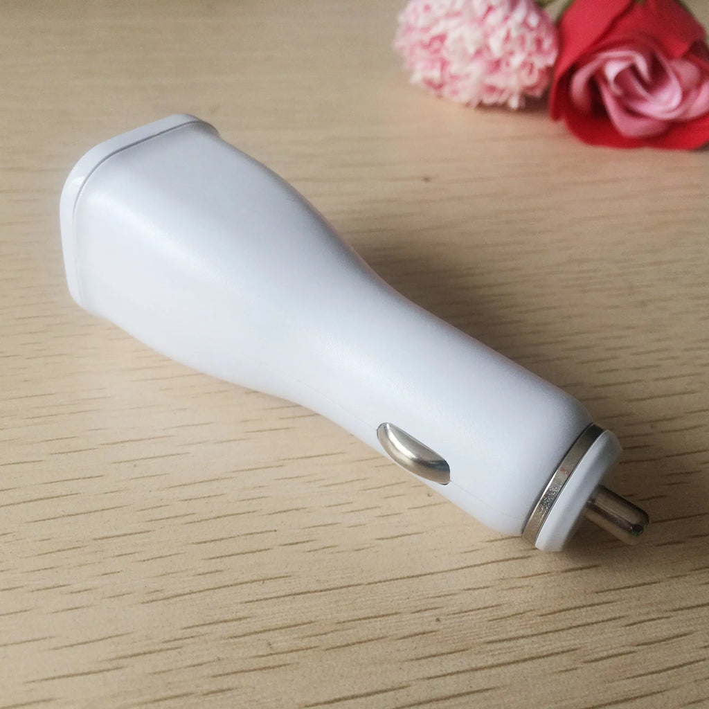 White QC30 car fast charger with single USB port and QC2.0 certification for vehicle use