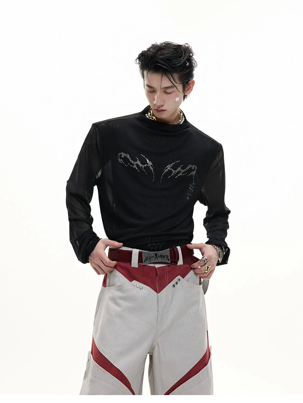 Niche mesh ice-feeling slim bottoming shirt with long sleeves in trendy style, showing fabric texture and fit
