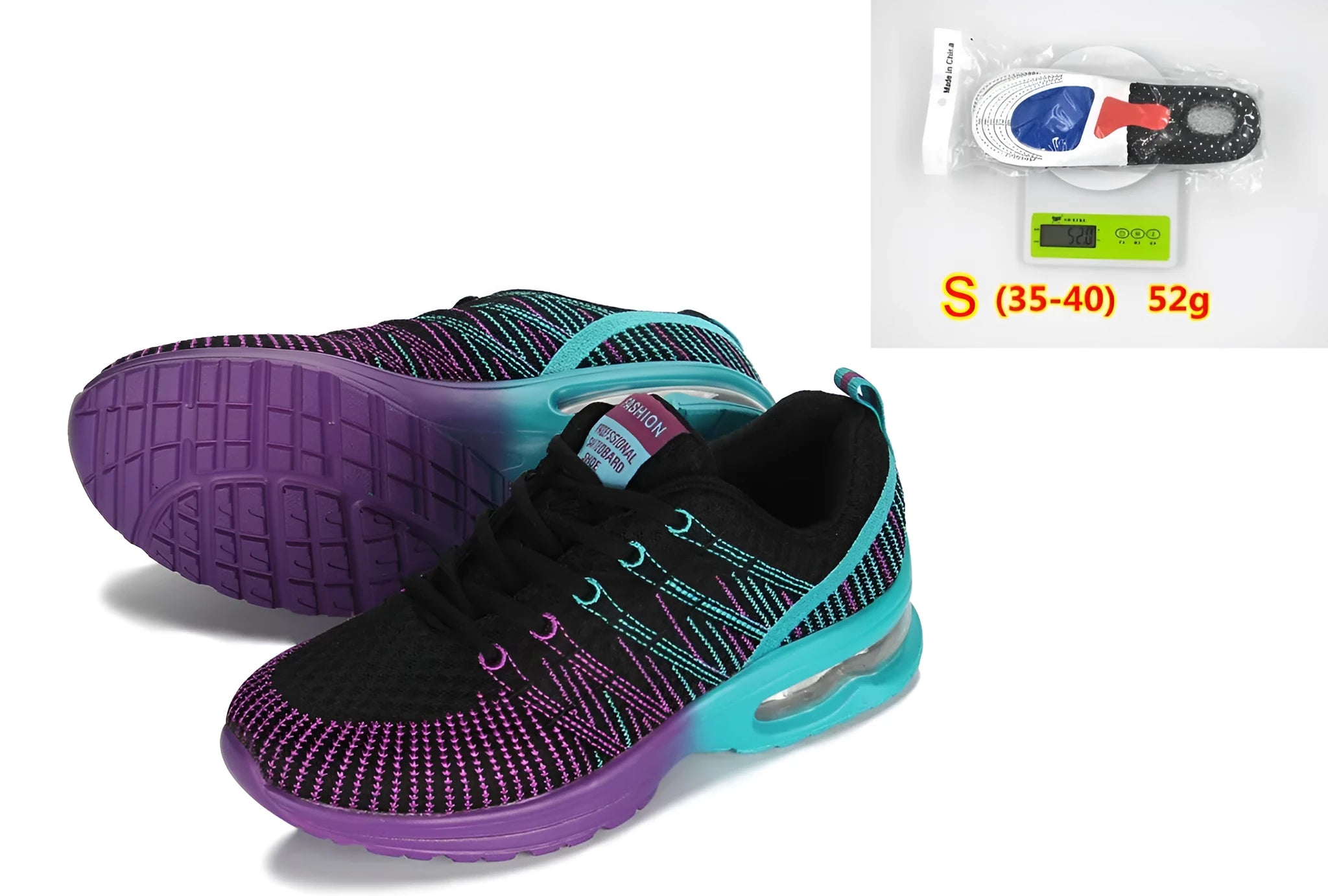 Women's casual running shoes in black with mesh lining and front lace-up closure